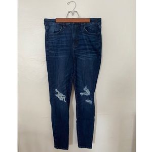 American Eagle Distressed Curvy Hi-Rise Jegging